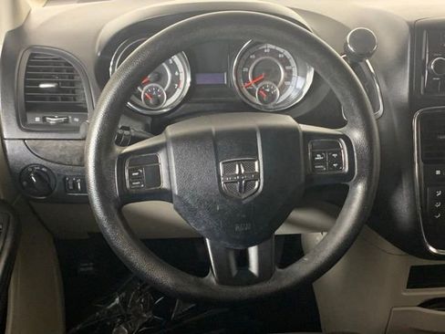 Used 2013 Dodge Grand Caravan SXT FWD image 14