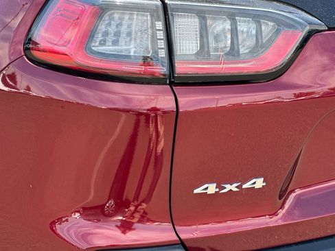 Used 2019 Jeep Cherokee Latitude Plus w/ Comfort/Convenience Group AWD/4WD image 26