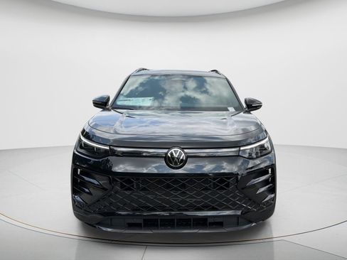 New 2026 Volkswagen Tiguan SE R-Line FWD image 2