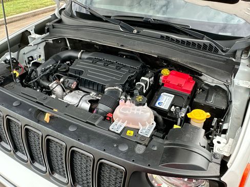 Used 2022 Jeep Renegade Altitude image 25