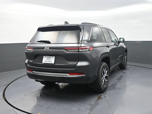 Used 2024 Jeep Grand Cherokee Limited AWD/4WD image 9