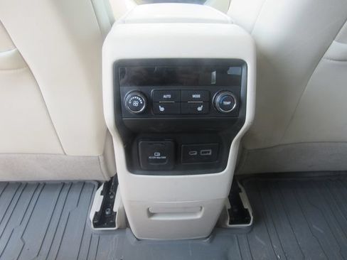 Certified 2023 GMC Acadia Denali w/ Denali Ultimate Package AWD/4WD image 22
