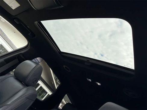 Used 2023 Buick Enclave Essence w/ Experience Buick Package image 35