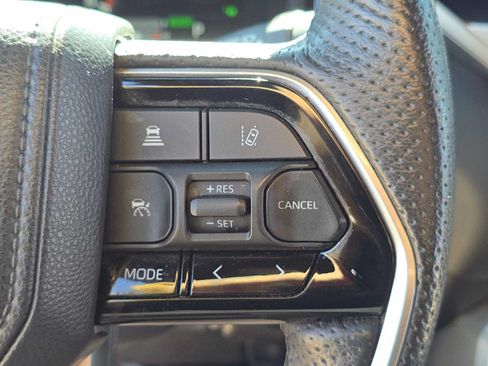 Used 2023 Toyota Tundra Platinum w/ Advanced Package AWD/4WD image 29