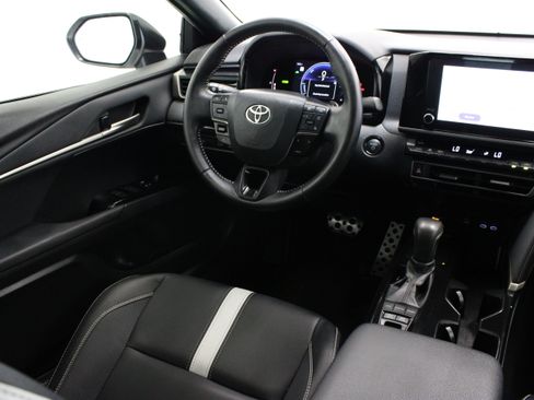 Used 2025 Toyota Camry SE w/ Convenience Package FWD image 27