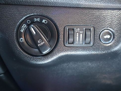 Used 2019 Dodge Challenger GT RWD image 19