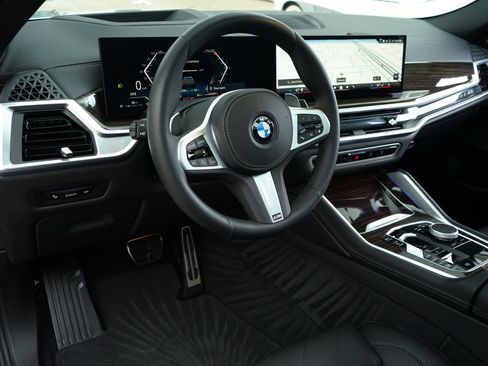 Used 2025 BMW X6 xDrive40i w/ Climate Comfort Package AWD/4WD image 8