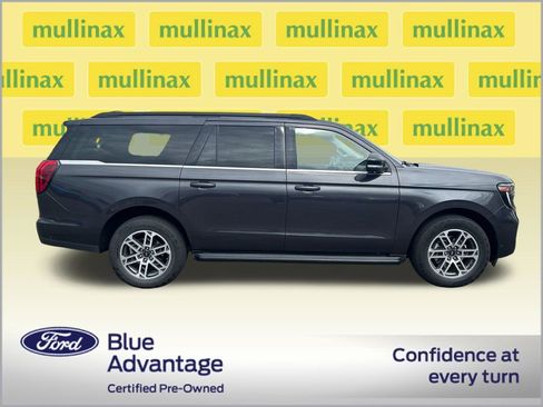 Used 2025 Ford Expedition Max Active AWD/4WD image 2