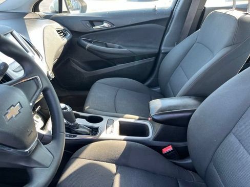 Used 2017 Chevrolet Cruze LS FWD image 8