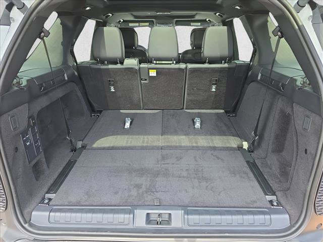 Used 2025 Land Rover Discovery S AWD/4WD image 14