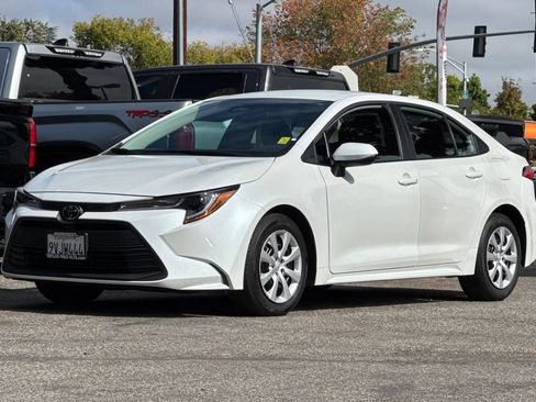 Certified 2025 Toyota Corolla LE FWD image 7