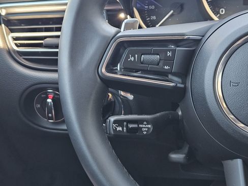 Certified 2026 Porsche Macan AWD/4WD image 26