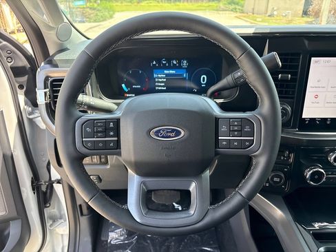 New 2026 Ford F250 Lariat w/ Black Appearance Package AWD/4WD image 16