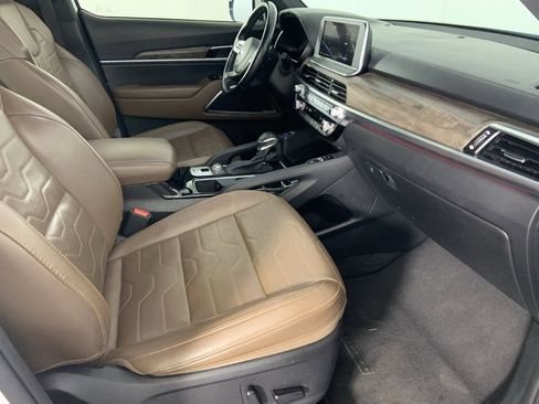 Used 2020 Kia Telluride SX w/ SX Prestige Package image 17