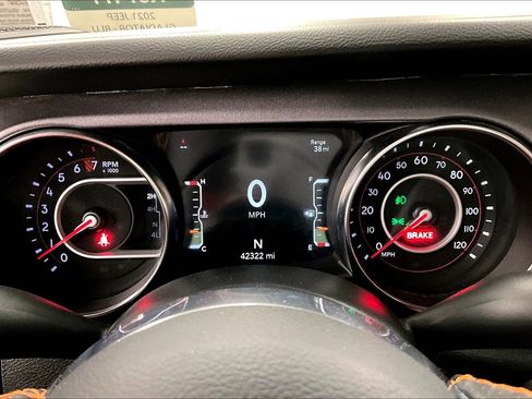 Used 2021 Jeep Gladiator Mojave w/ Cold Weather Group AWD/4WD image 29