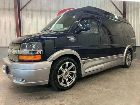 Used 2017 Chevrolet Express 2500 image 8