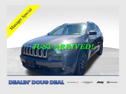 Used 2017 Jeep Cherokee Latitude w/ Safety/Convenience Group