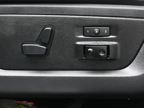 Used 2017 RAM 2500 Limited AWD/4WD image 10