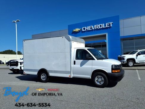 Used 2020 Chevrolet Express 3500 w/ Driver Convenience Package image 22