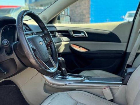 Used 2013 Chevrolet Malibu Eco w/ Leather Package FWD image 5