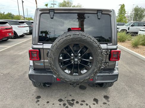 Used 2021 Jeep Wrangler Unlimited Sahara AWD/4WD image 6