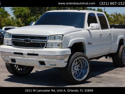 Used 2003 Chevrolet Silverado 2500 LT AWD/4WD image 1