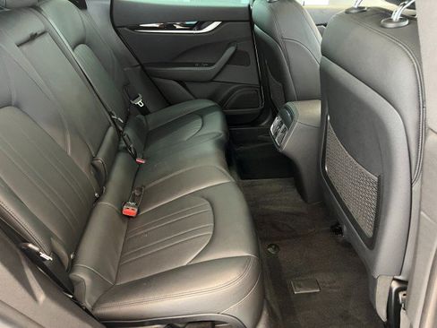 Used 2020 Maserati Levante AWD/4WD image 36