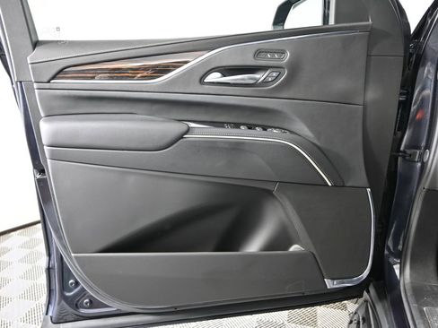 Used 2024 Cadillac Escalade ESV Luxury w/ LPO, Floor Liner Package AWD/4WD image 19