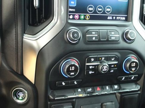 Used 2019 Chevrolet Silverado 1500 RST w/ True North Edition AWD/4WD image 19