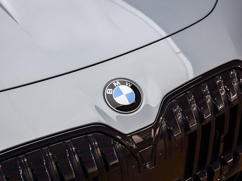 Certified 2023 BMW 740i w/ Parking Assistance Package image 6