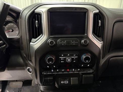 Used 2020 Chevrolet Silverado 1500 LT w/ Convenience Package AWD/4WD image 12