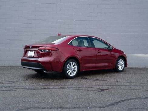 Used 2025 Toyota Corolla XLE image 7