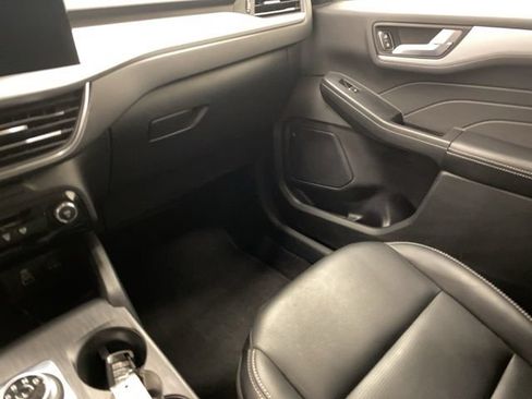 Used 2025 Ford Escape Platinum AWD/4WD image 15
