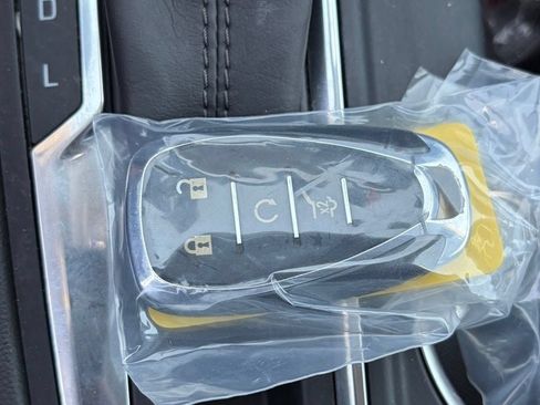 Used 2021 Chevrolet Equinox LT w/ Driver Convenience Package FWD image 13
