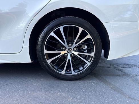 Used 2018 Toyota Camry SE FWD image 25
