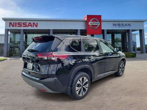 Certified 2023 Nissan Rogue SV FWD image 5