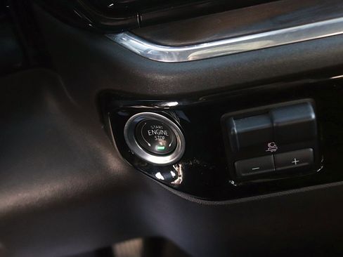 Used 2025 GMC Sierra 1500 SLT image 22