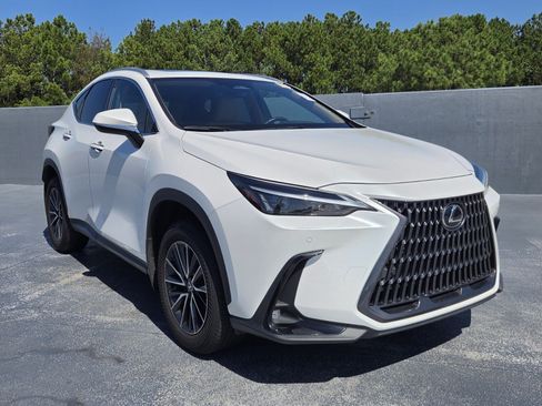 Used 2025 Lexus NX 250 FWD w/ Accessory Package (K3) image 7