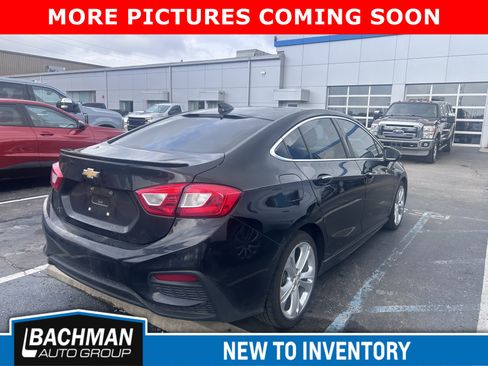 Used 2018 Chevrolet Cruze Premier w/ RS Package FWD image 7