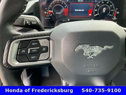 Used 2025 Ford Mustang Coupe image 23