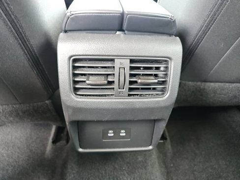 Used 2025 Nissan Rogue SV FWD image 26