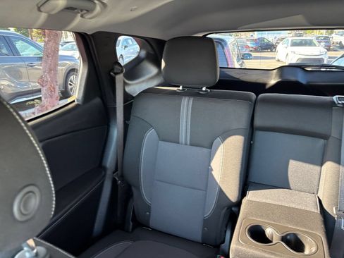 Used 2025 Chevrolet Blazer LT FWD image 33