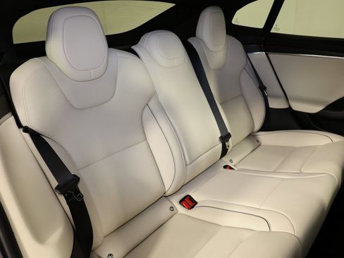 Used 2022 Tesla Model S Plaid image 27