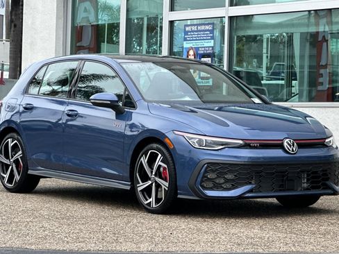 New 2026 Volkswagen GTI SE image 2