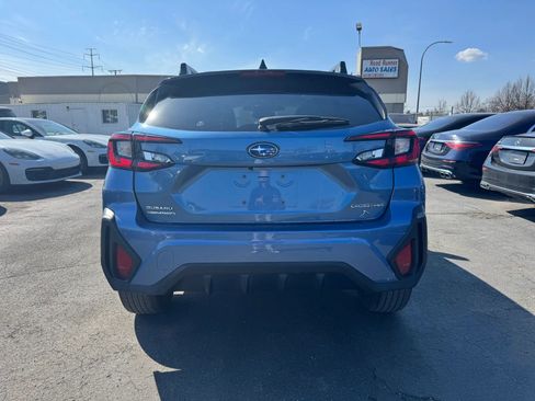 Used 2024 Subaru Crosstrek 2.0i Premium image 5
