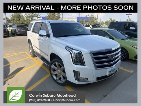 Used 2019 Cadillac Escalade Luxury AWD/4WD image 1