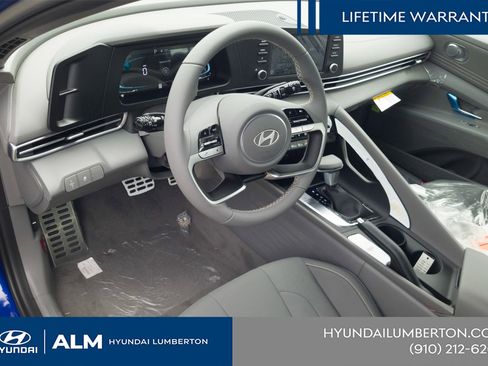 New 2025 Hyundai Elantra SEL FWD image 13