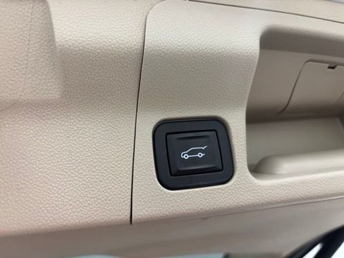 Used 2018 GMC Acadia Denali FWD image 11