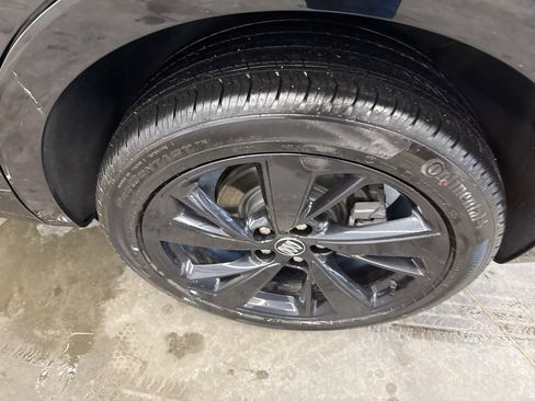 Certified 2025 Buick Envision Sport Touring image 21