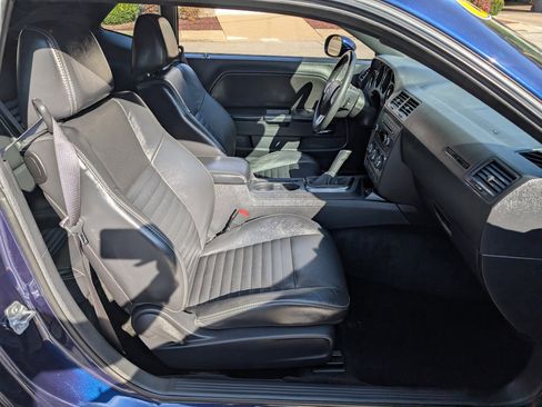 Used 2013 Dodge Challenger R/T Plus image 19